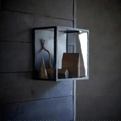 ZENITH Minimalist Display Case