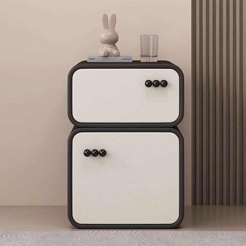 ÉPOQUE Modern Bedside Table