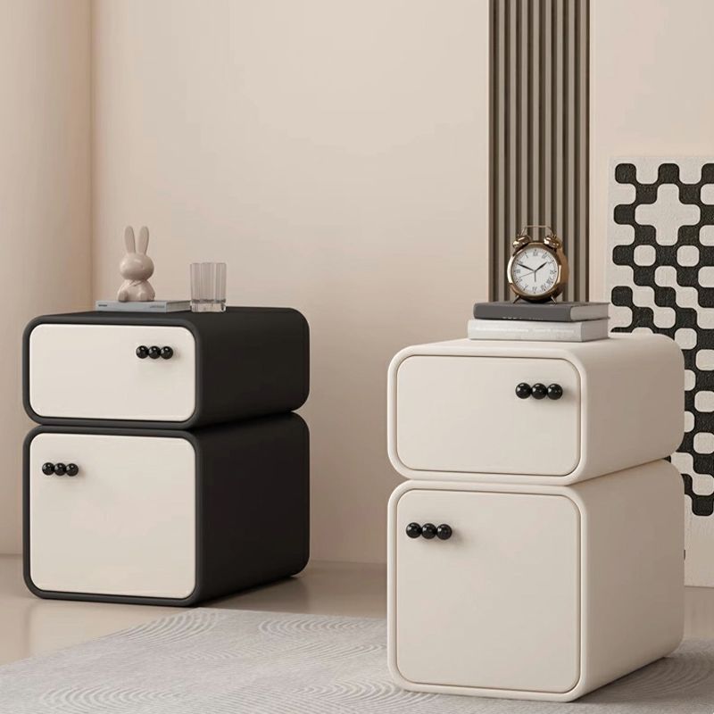 ÉPOQUE Modern Bedside Table
