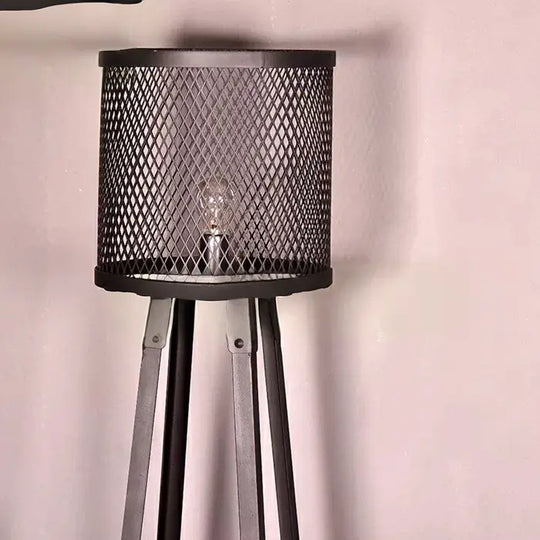 HÉCTOR Industrial Metal Floor Lamp