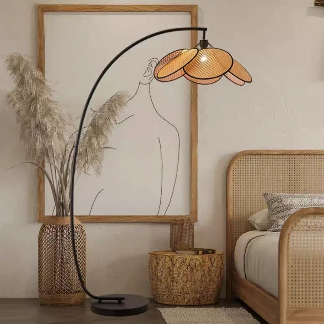 RIDER Vintage Rattan Floor Lamp