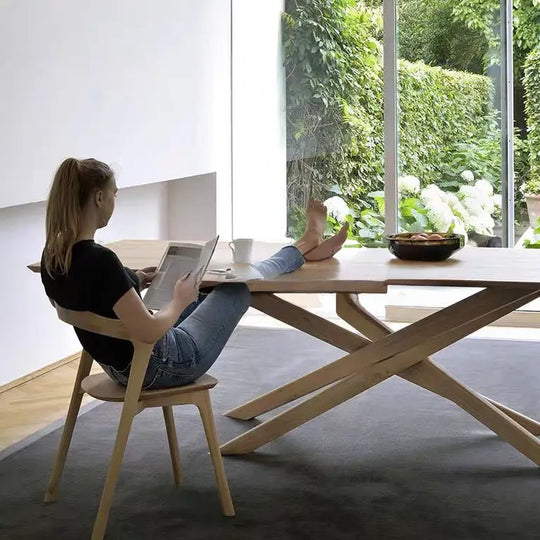 LÉO Modern Solid Wood Dining Table