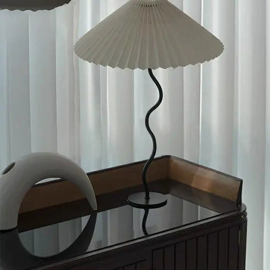PAULE Oriental Parasol Table Lamp